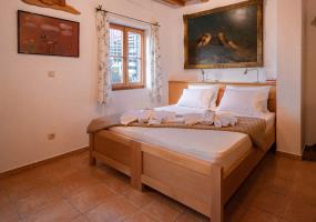 King size bed